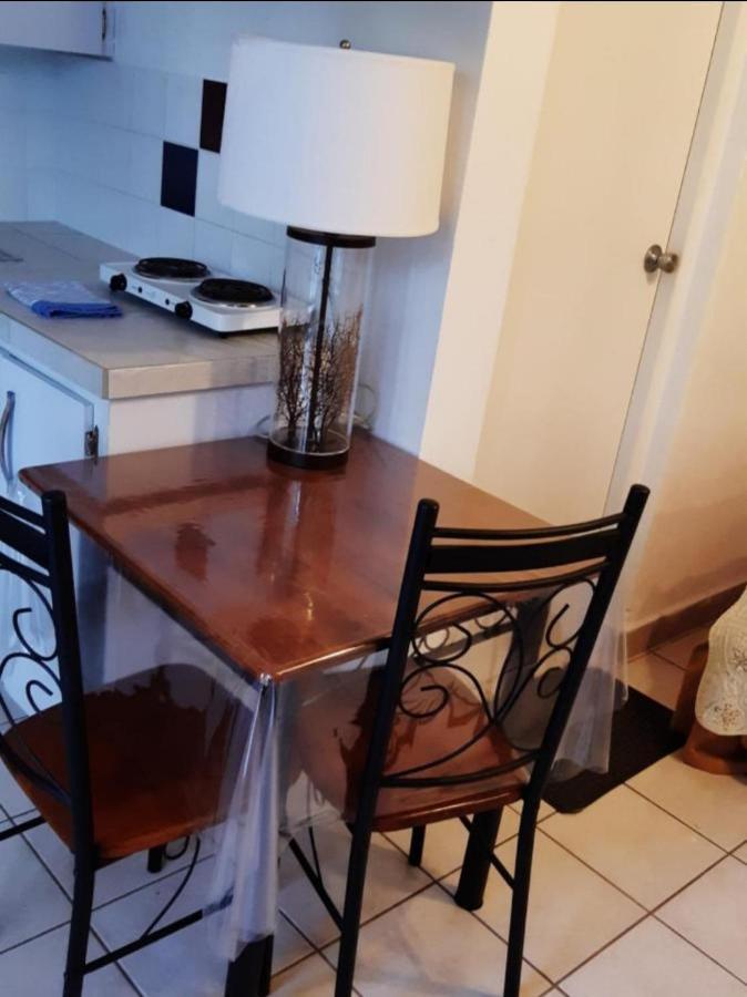 Palmita Hotel Hostel Oranjestad Eksteriør billede