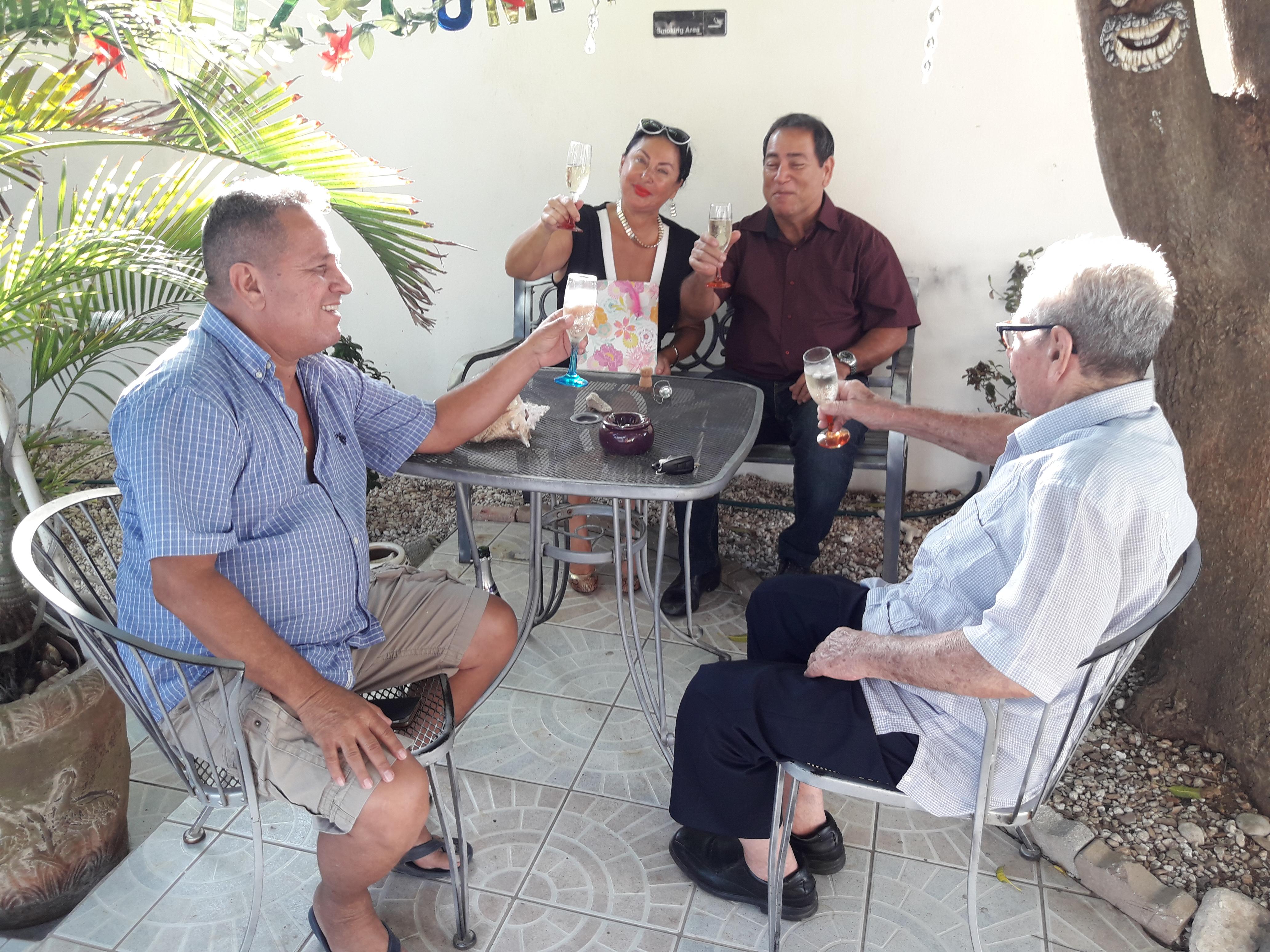 Palmita Hotel Hostel Oranjestad Eksteriør billede