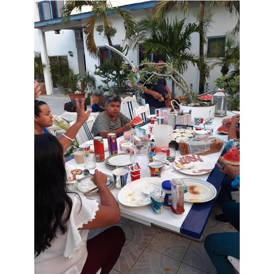 Palmita Hotel Hostel Oranjestad Eksteriør billede